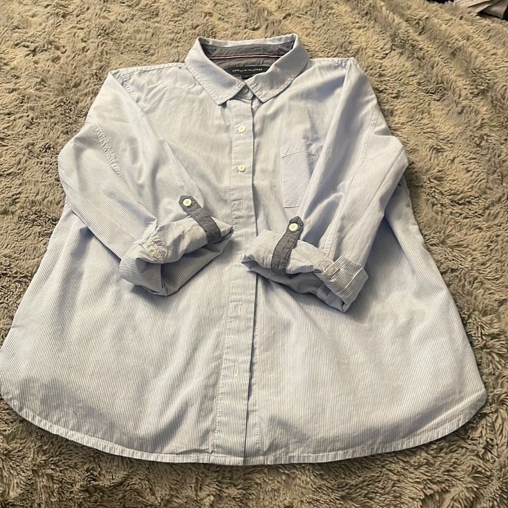 Women shirt medium size, Tommy Hilfiger used, like new , color blue